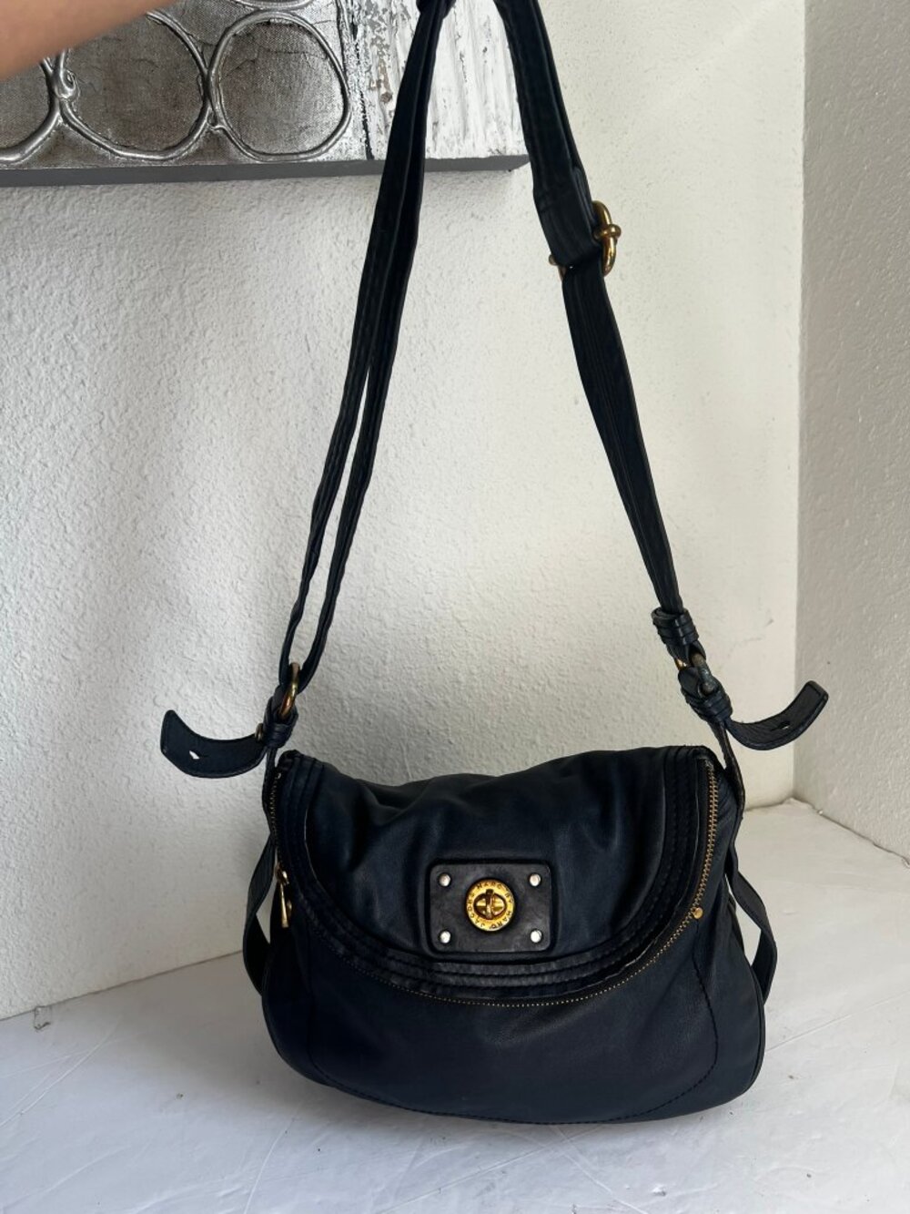 Y2K MARC BY MARC JACOBS CROSSBODY TURNLOCK LEATHER BAG
